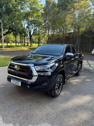 TOYOTA HILUX 2.8 D-4D TURBO DIESEL CD SRX 4X4 AUTOMÁTICO TOYOTA HILUX 2.8 D-4D TURBO DIESEL CD SRX 4X4 AUTOMÁTICO